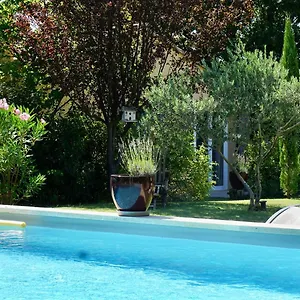 https://la-belle-histoire-gite-montmirail.fr-provencehotel.com