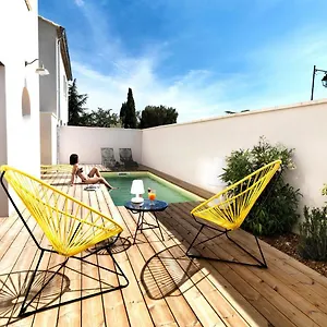 https://les-loges-en-provence-lechappee.fr-provencehotel.com