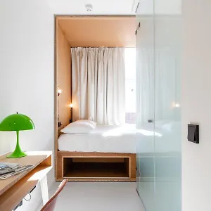 https://the-bellhop-hotel.amsterdamhotelsnl.com